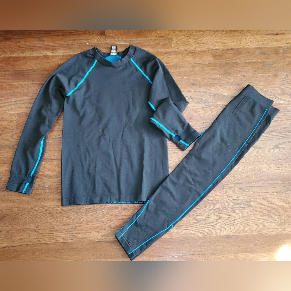 LX Boys Medium 8/10 black/blue under layer long underwear